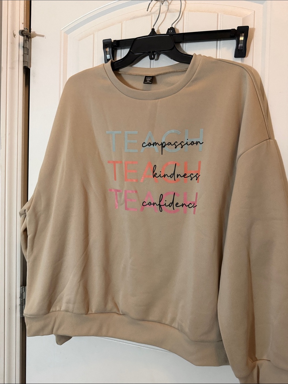 SHEIN Beige Crewneck Sweatshirt with Multicolor Positive Text